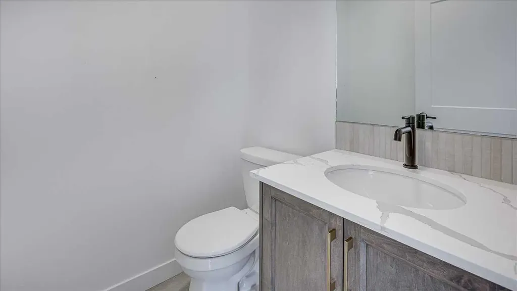 23 Louis Drive Rural Red Deer County AB T4E 3E5