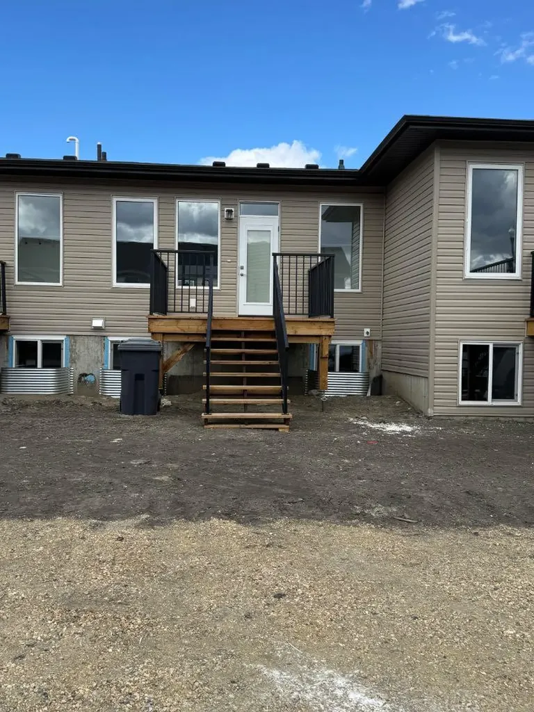 23 Louis Drive Rural Red Deer County AB T4E 3E5