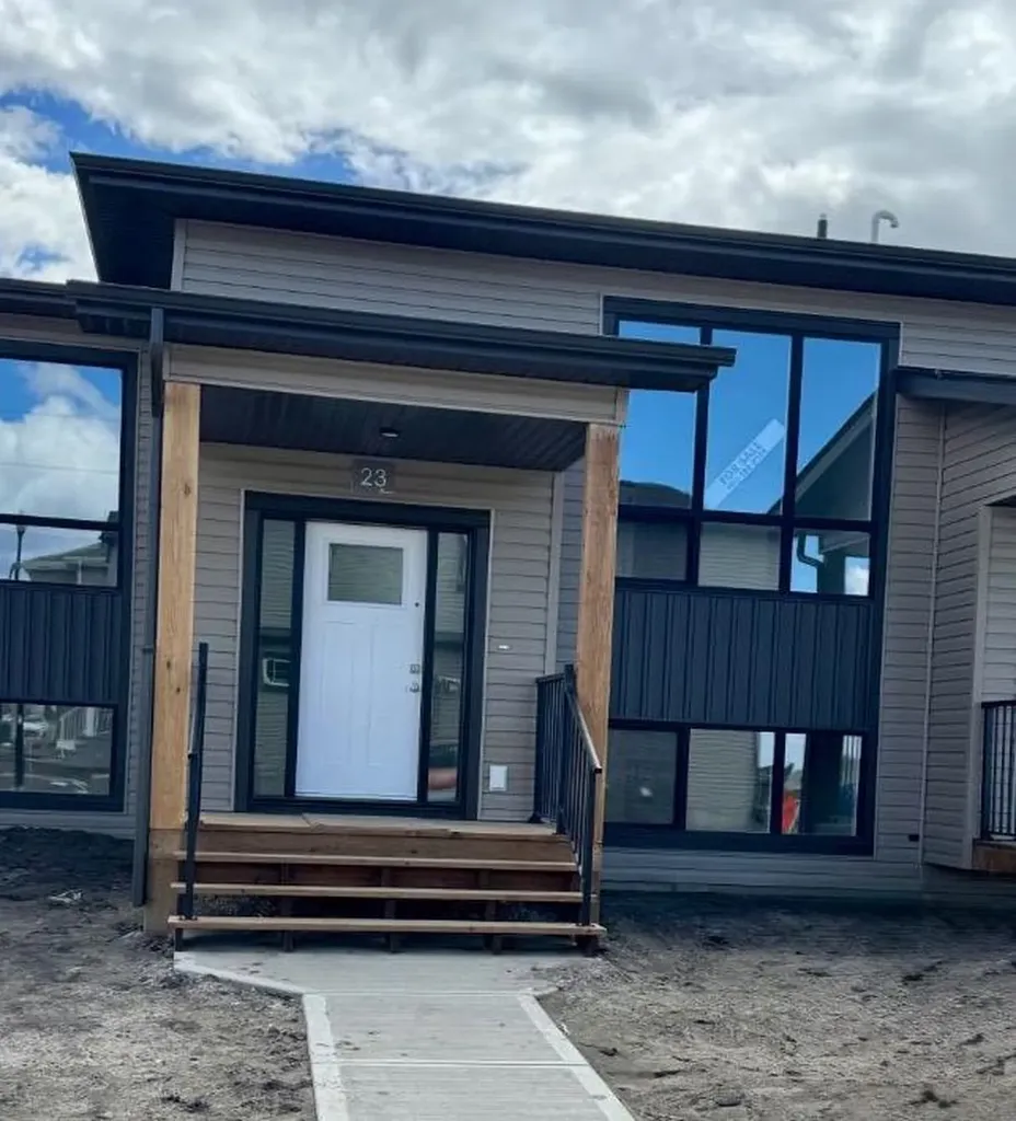 23 Louis Drive Rural Red Deer County AB T4E 3E5