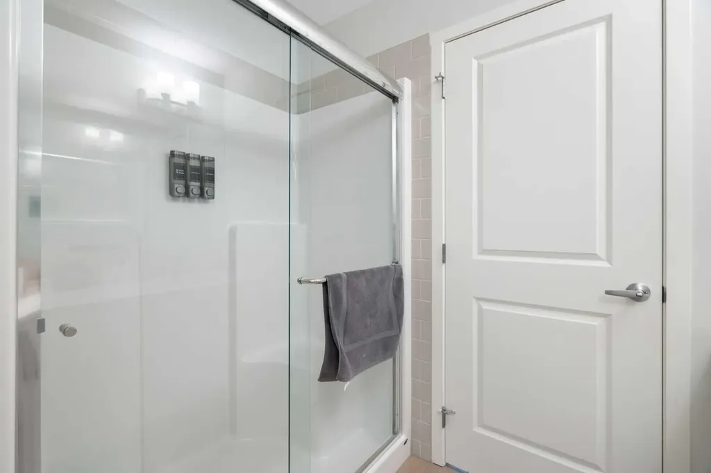 20295 Seton Way SE Calgary AB T3M 3Y7