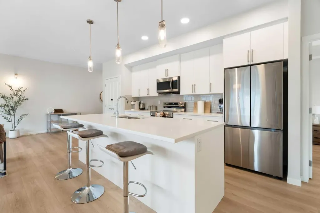 20295 Seton Way SE Calgary AB T3M 3Y7