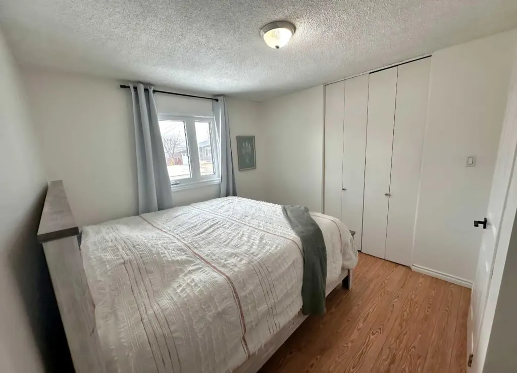 525 4 Avenue Fox Creek AB T0H 1P0