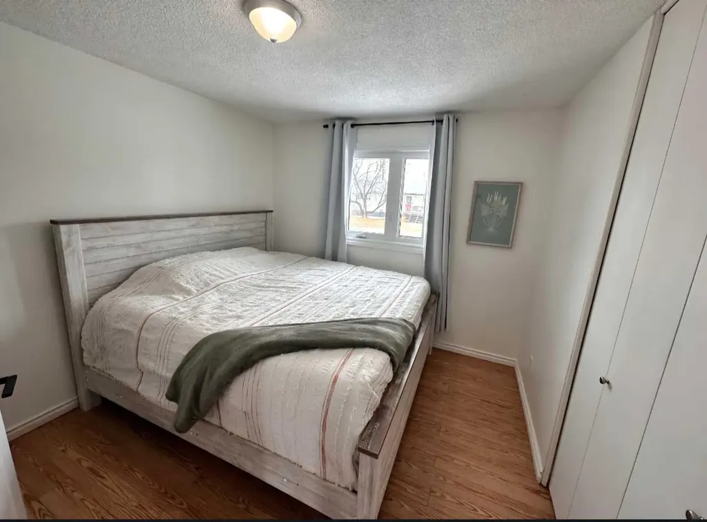 525 4 Avenue Fox Creek AB T0H 1P0