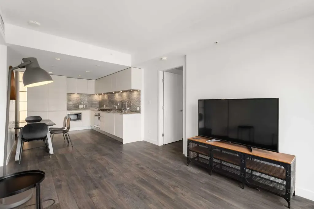 310 12 Avenue SW Calgary AB T2R 0C7