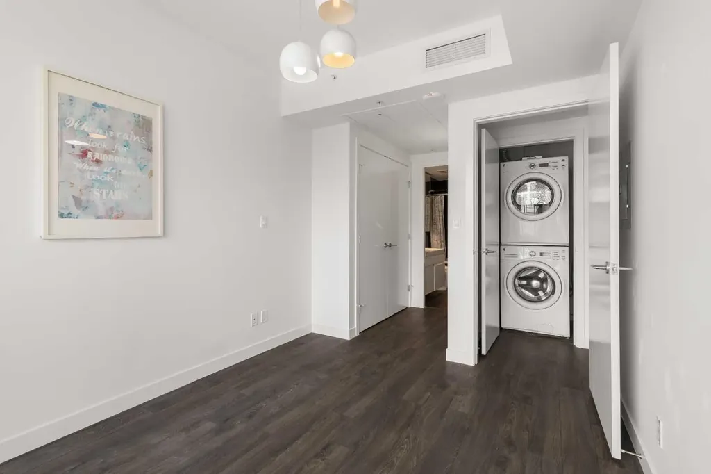 310 12 Avenue SW Calgary AB T2R 0C7