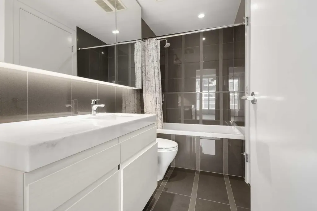310 12 Avenue SW Calgary AB T2R 0C7
