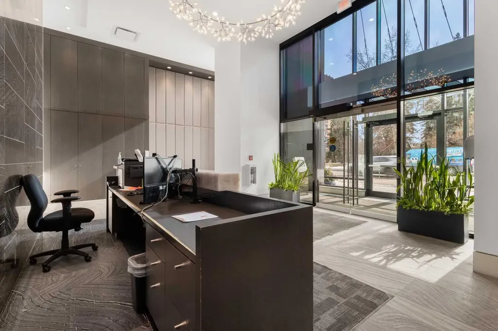 310 12 Avenue SW Calgary AB T2R 0C7