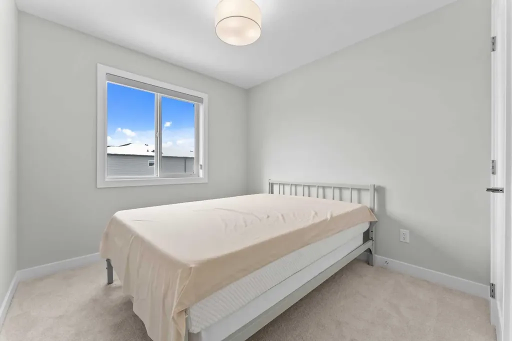 919 Walgrove Boulevard SE Calgary AB T2X 4G1