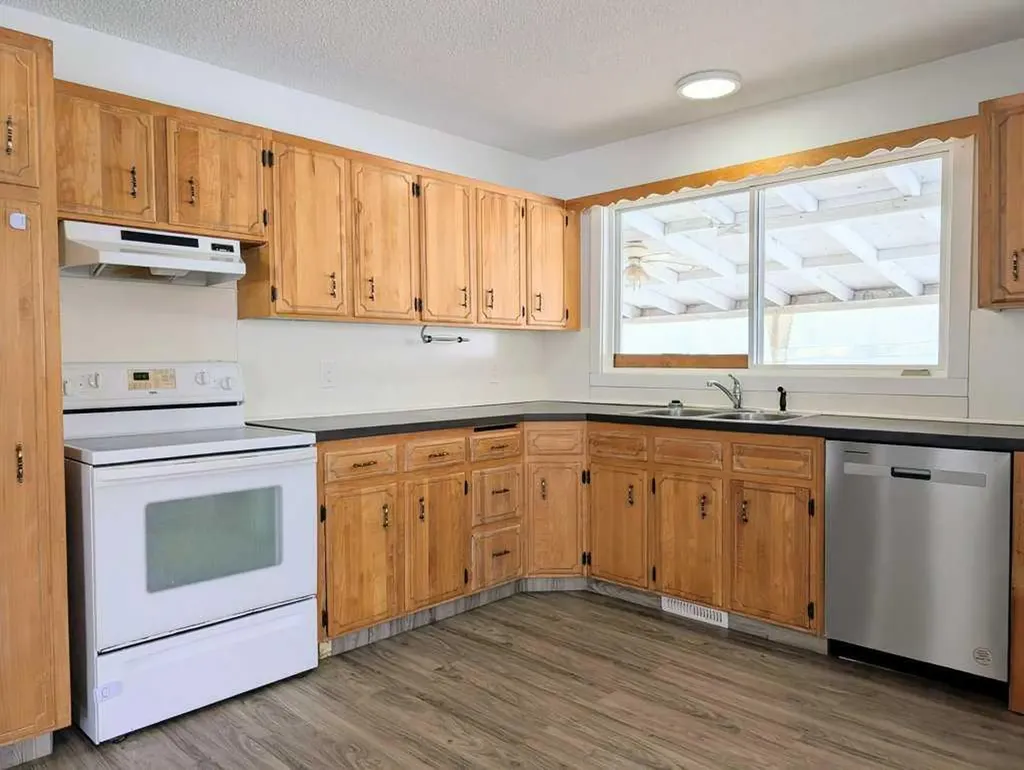400 4 Street NE Slave Lake AB T0G 2A2