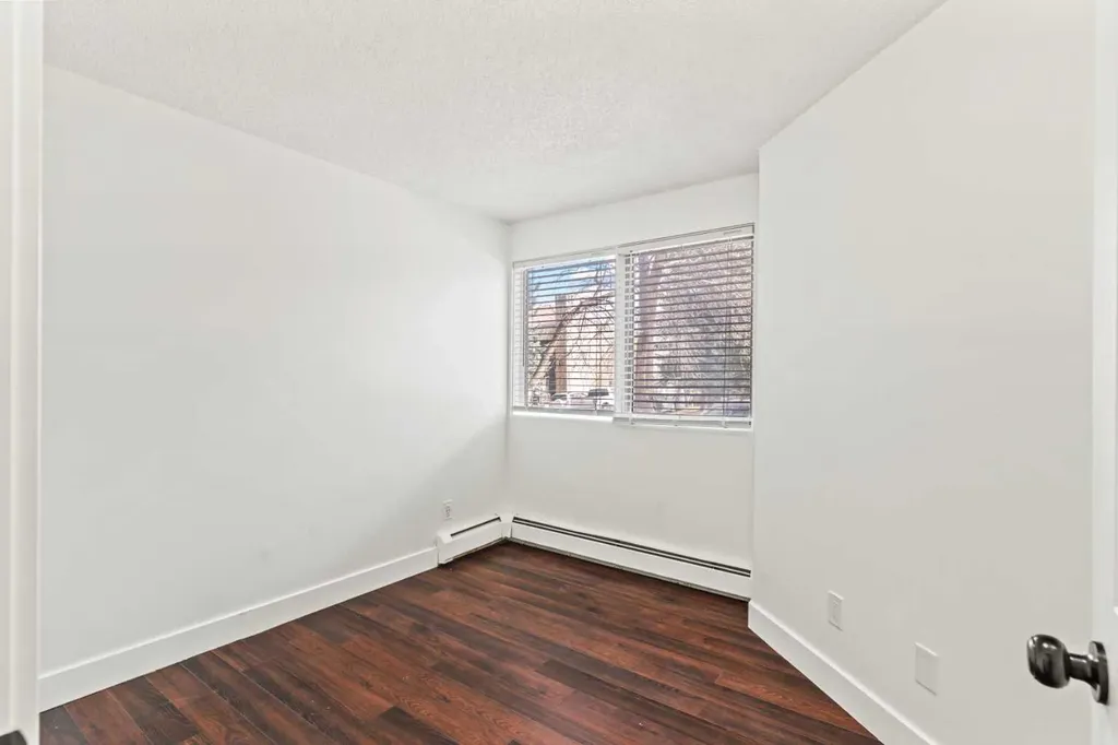 219 Village Terrace SW Calgary AB T3H2L4