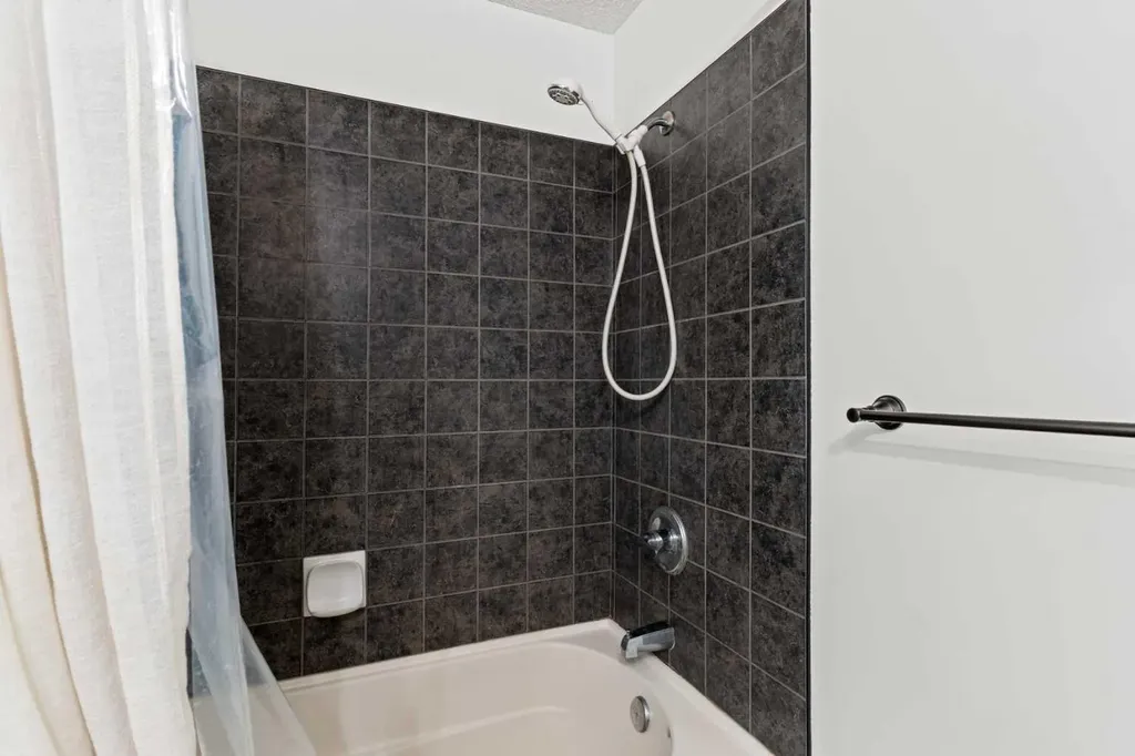 219 Village Terrace SW Calgary AB T3H2L4