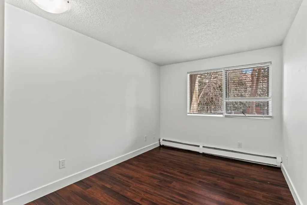 219 Village Terrace SW Calgary AB T3H2L4