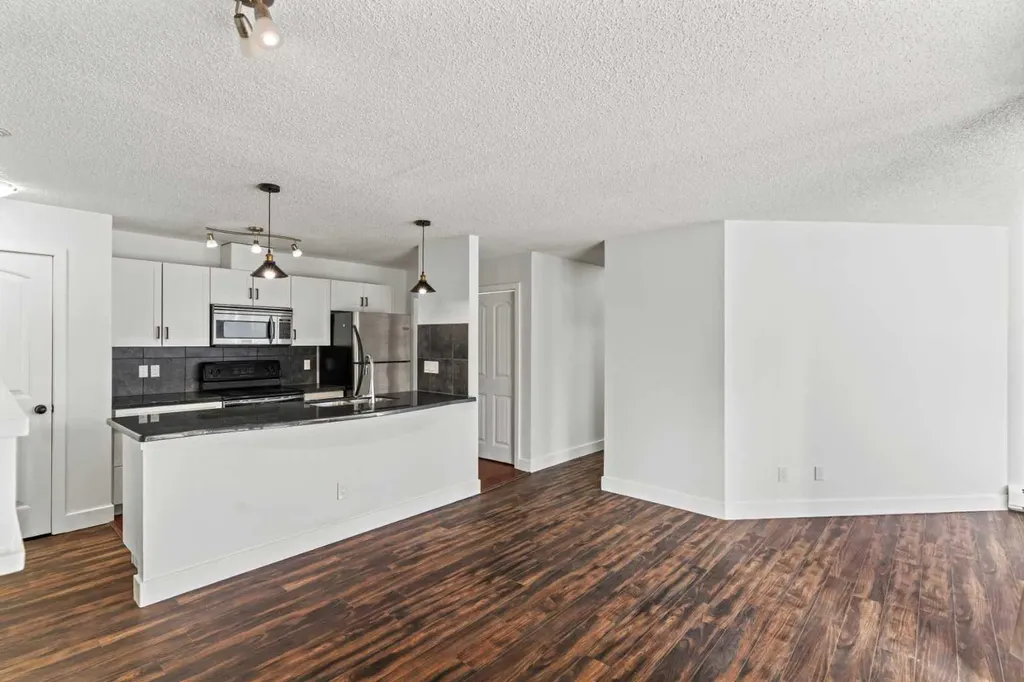 219 Village Terrace SW Calgary AB T3H2L4