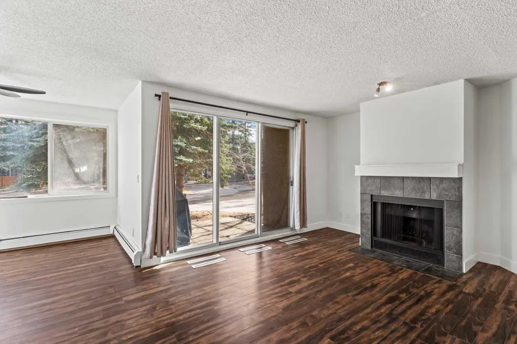 219 Village Terrace SW Calgary AB T3H2L4