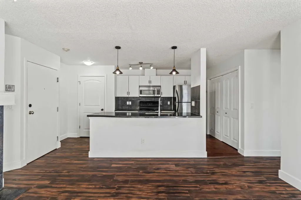 219 Village Terrace SW Calgary AB T3H2L4