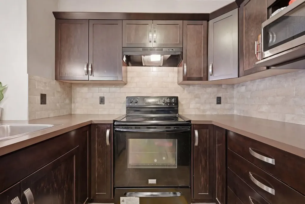 175 Panatella Hill NW Calgary AB T3K0V9