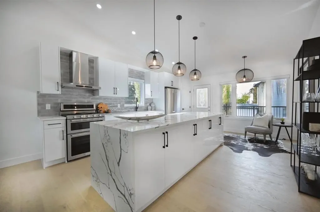 941 West Chestermere Drive Chestermere AB t1x1b7