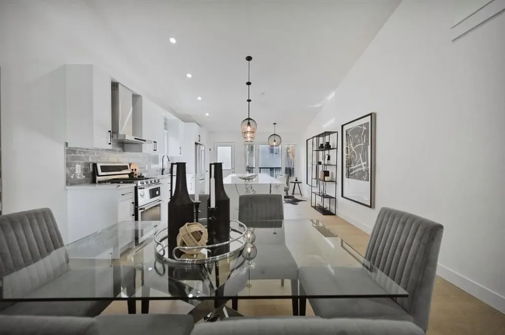 941 West Chestermere Drive Chestermere AB t1x1b7