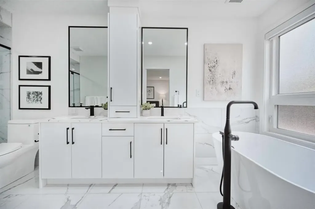 941 West Chestermere Drive Chestermere AB t1x1b7