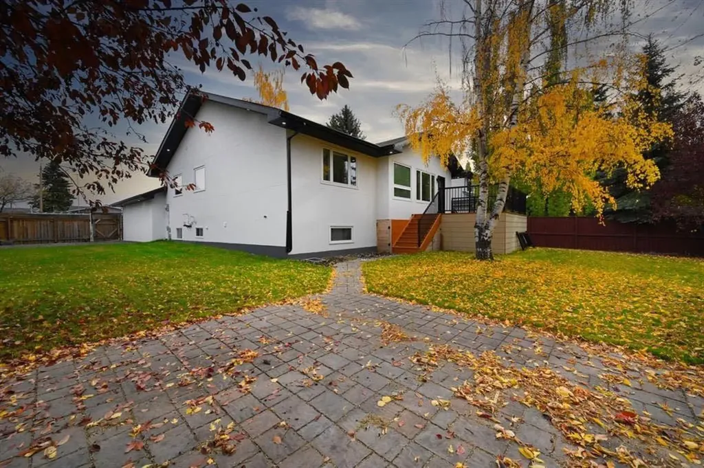 941 West Chestermere Drive Chestermere AB t1x1b7