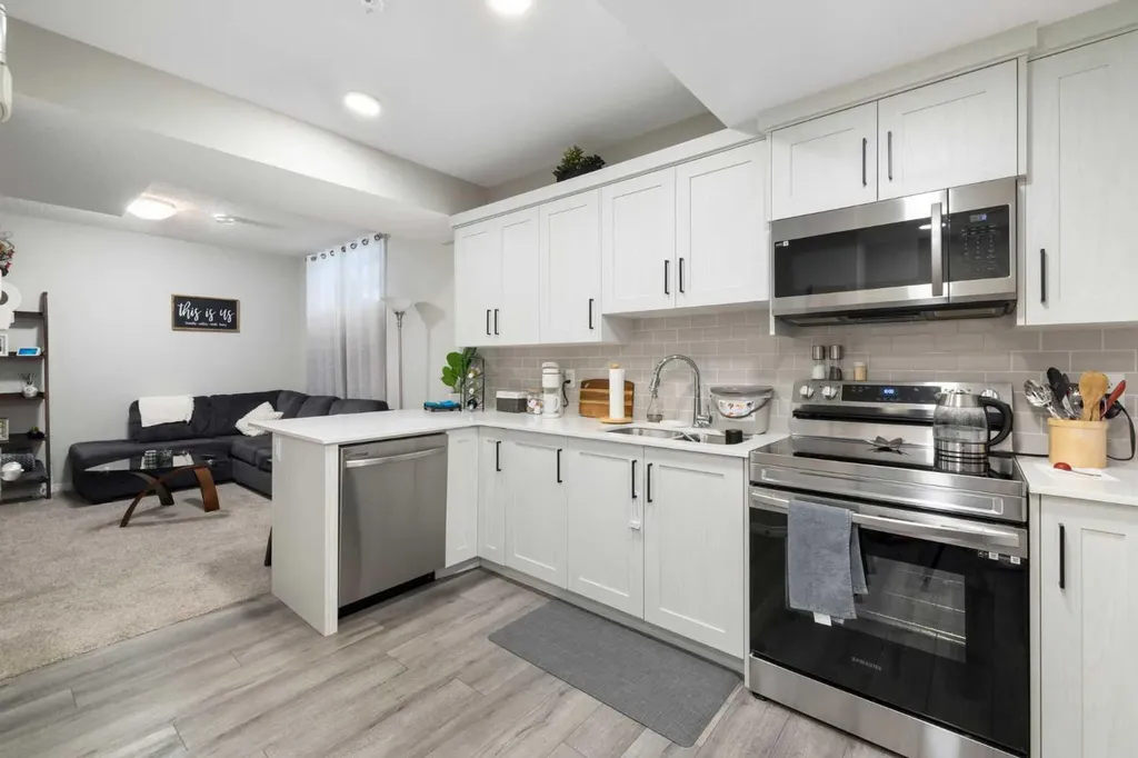 53 Savanna Heath NE Calgary AB T3J 2H5