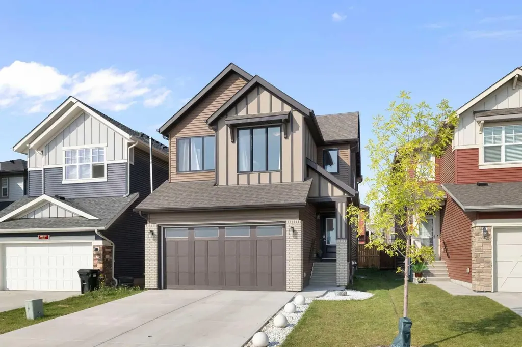 53 Savanna Heath NE Calgary AB T3J 2H5