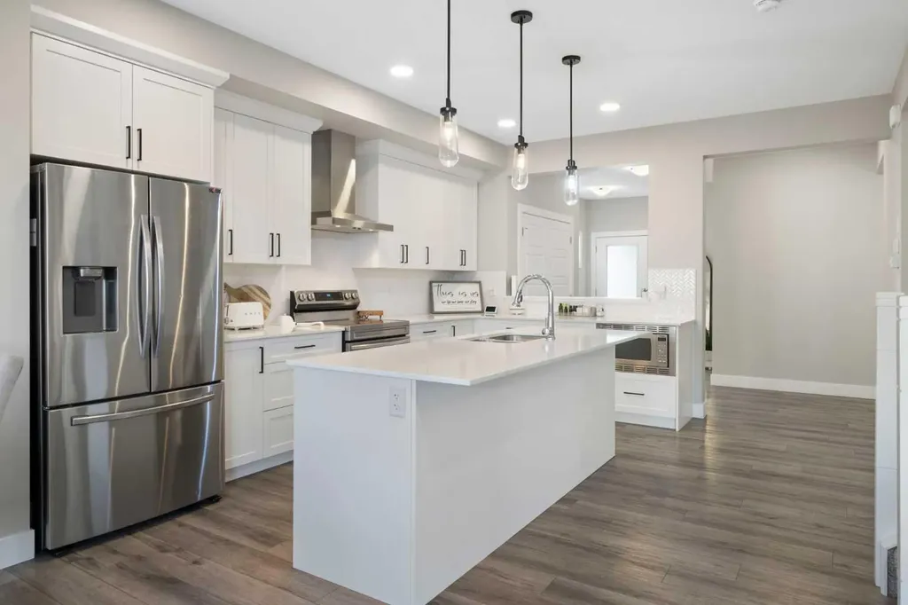 53 Savanna Heath NE Calgary AB T3J 2H5