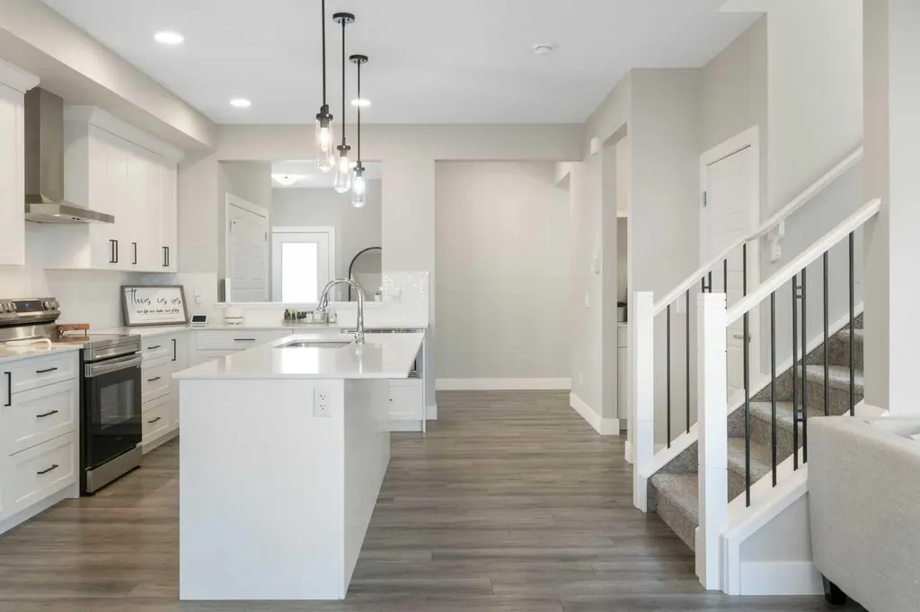 53 Savanna Heath NE Calgary AB T3J 2H5