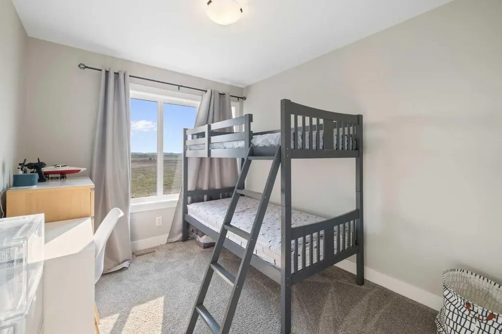53 Savanna Heath NE Calgary AB T3J 2H5