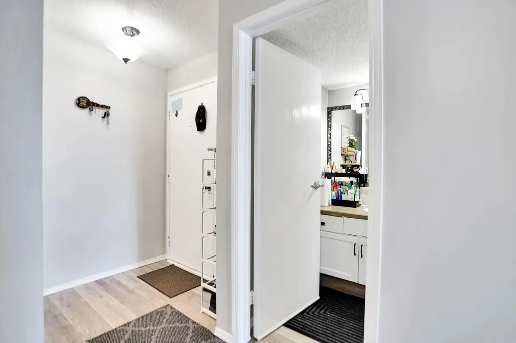 110 20 Avenue NE Calgary AB T2E 1P7