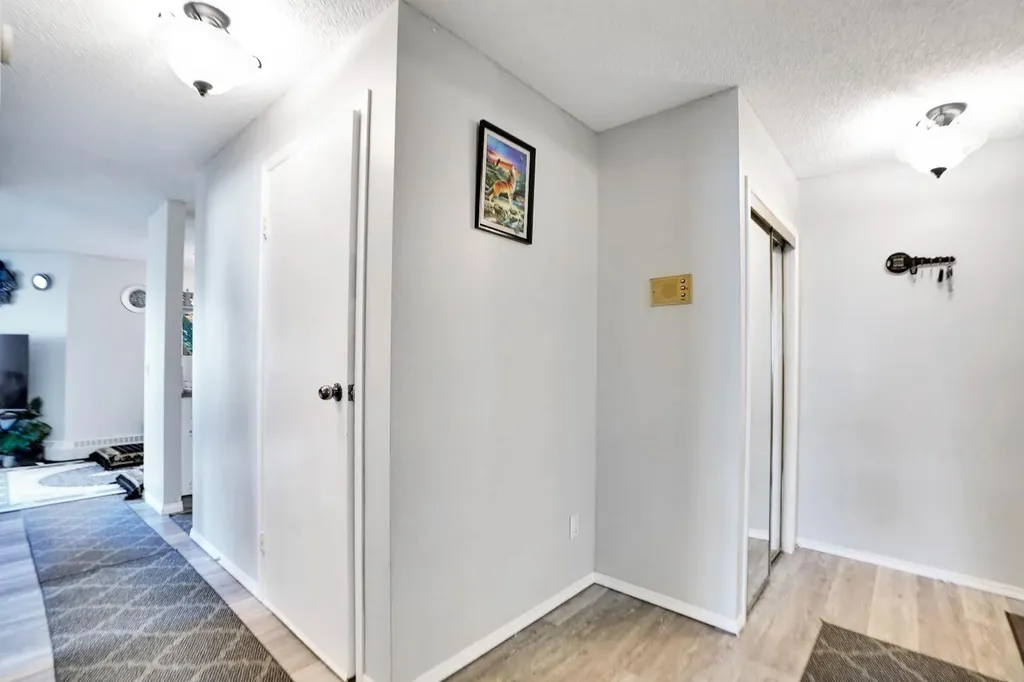 110 20 Avenue NE Calgary AB T2E 1P7