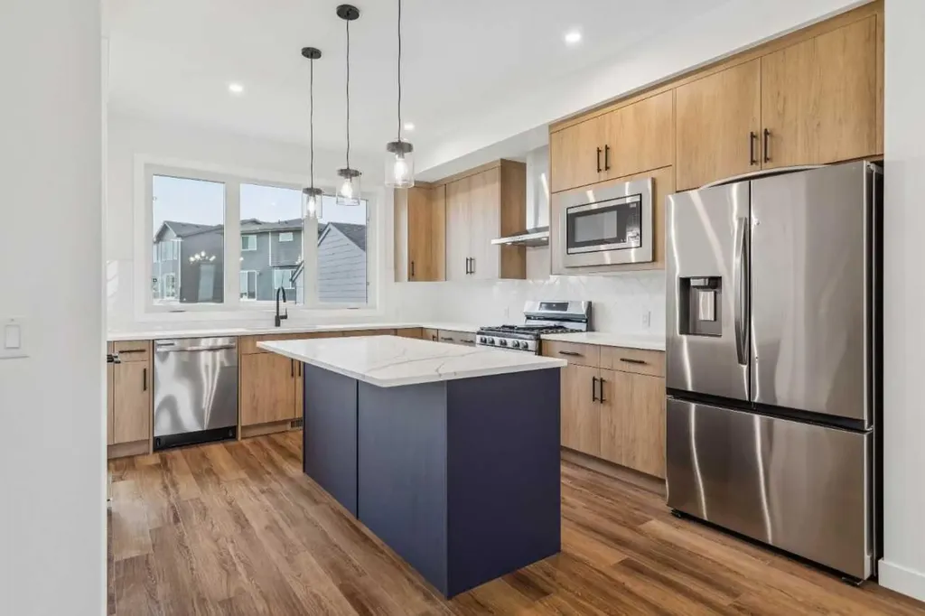 15477 45 Street SW Calgary AB T2Y1E2