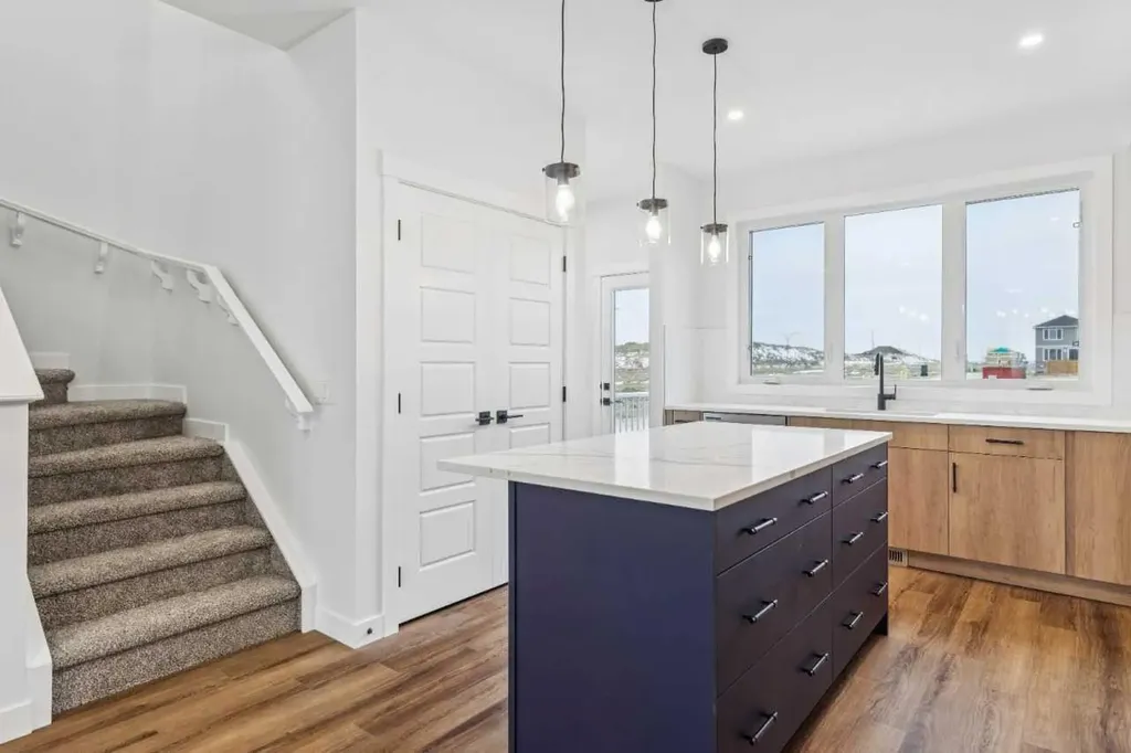 15477 45 Street SW Calgary AB T2Y1E2