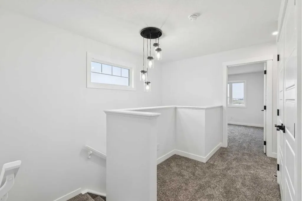 15477 45 Street SW Calgary AB T2Y1E2