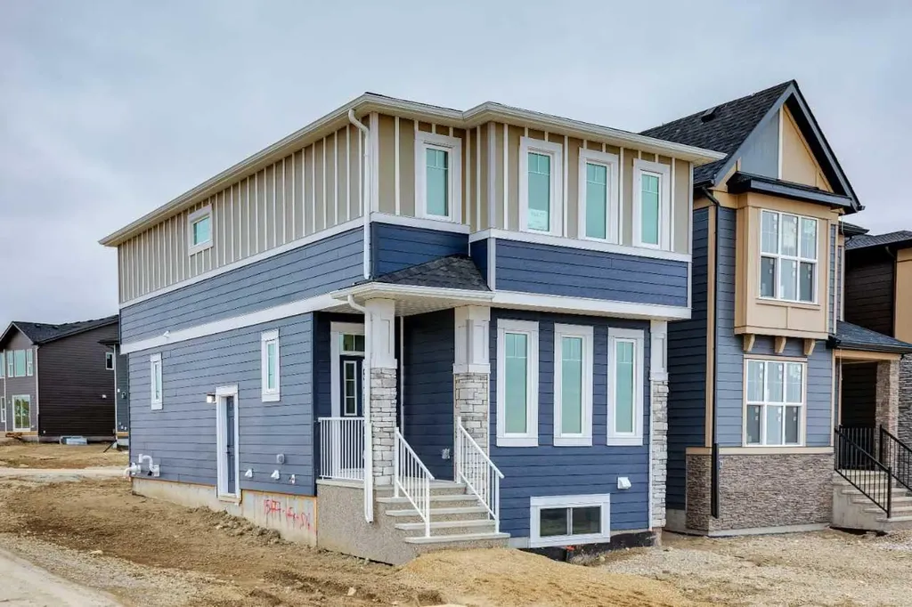 15477 45 Street SW Calgary AB T2Y1E2
