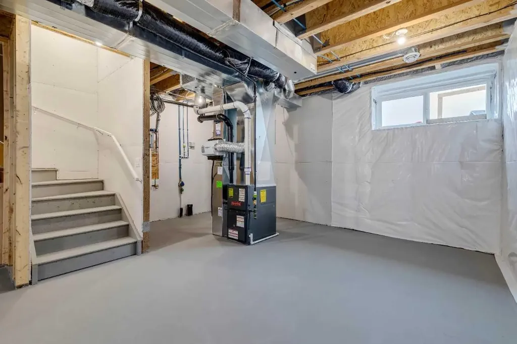 15477 45 Street SW Calgary AB T2Y1E2