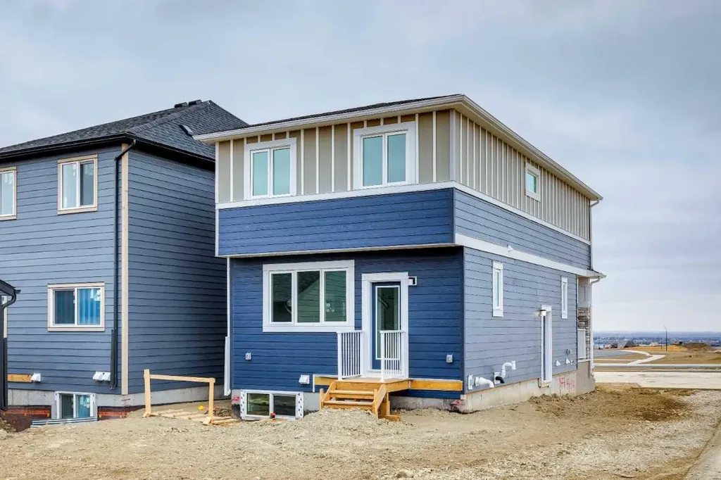 15477 45 Street SW Calgary AB T2Y1E2