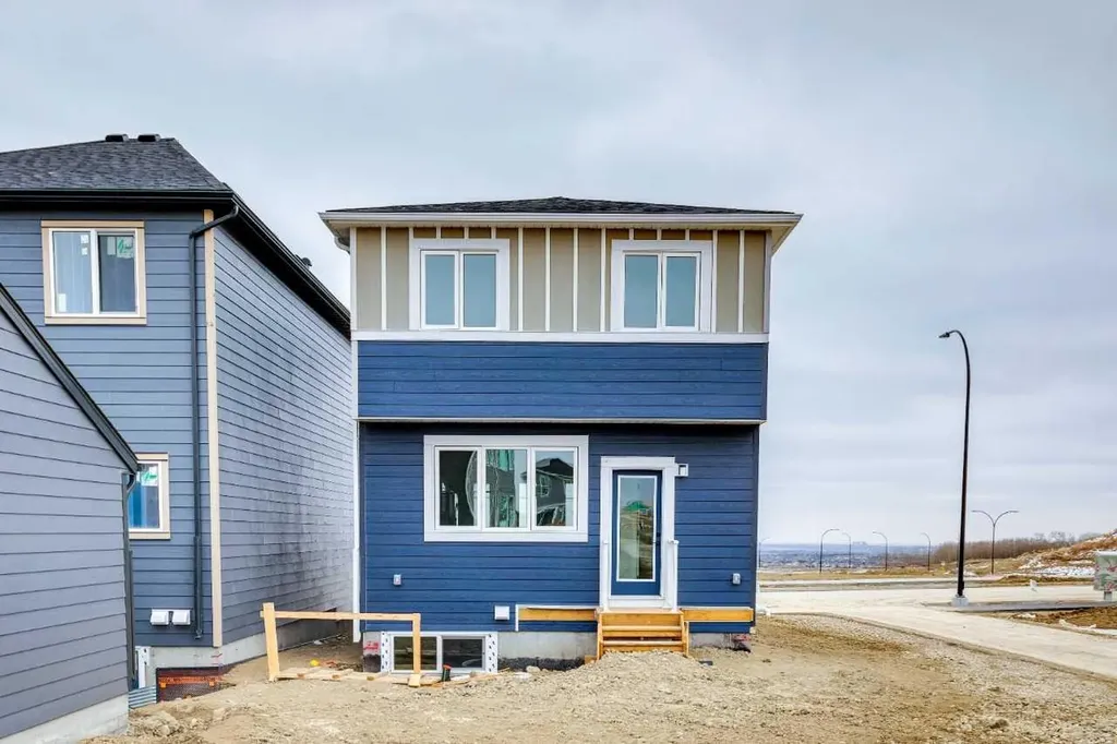 15477 45 Street SW Calgary AB T2Y1E2