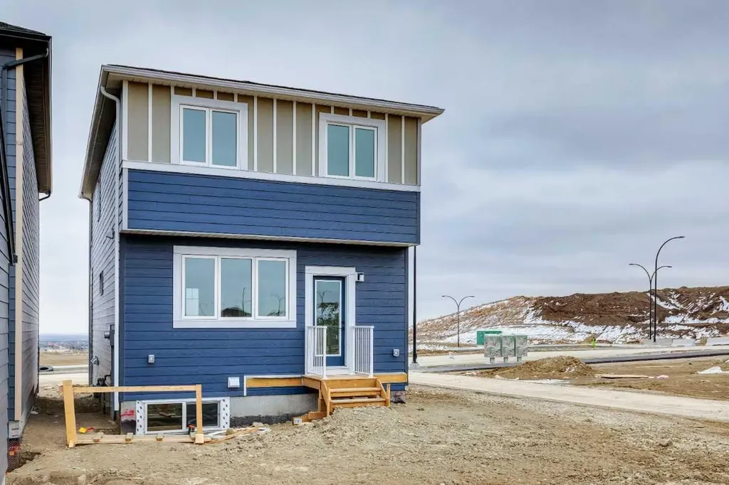 15477 45 Street SW Calgary AB T2Y1E2