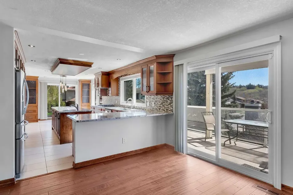 4 Edgehill Crescent NW Calgary AB T3A 2X6