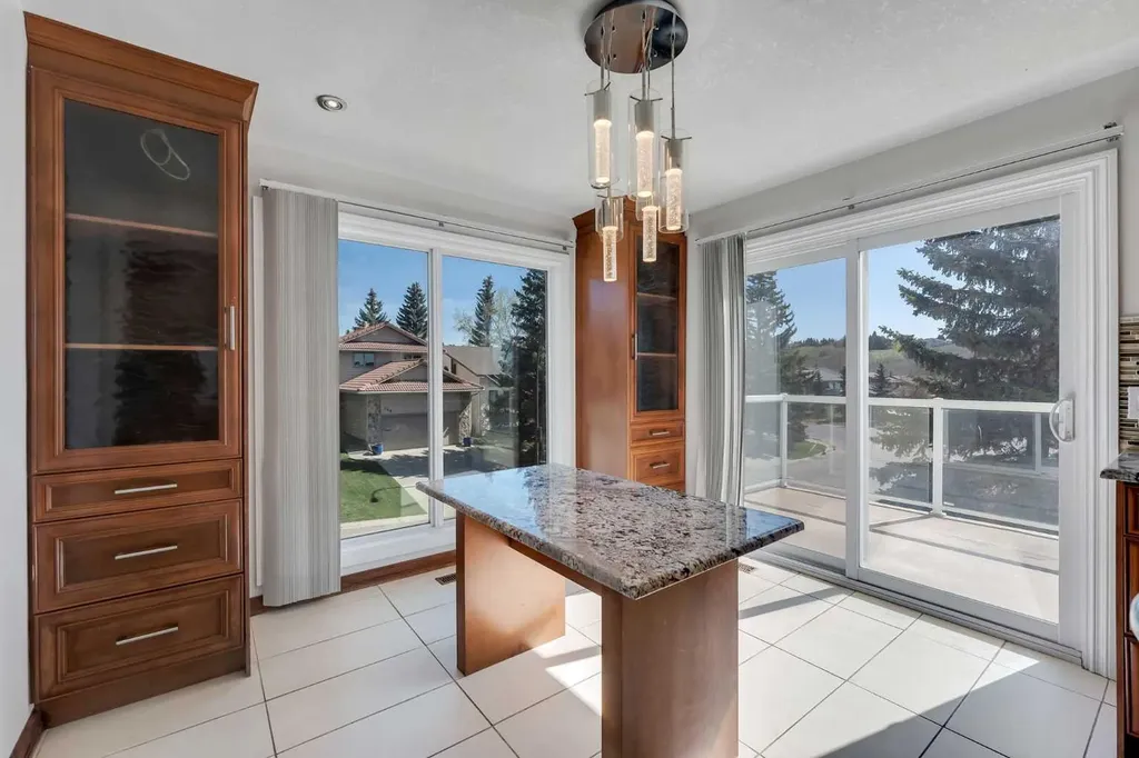 4 Edgehill Crescent NW Calgary AB T3A 2X6
