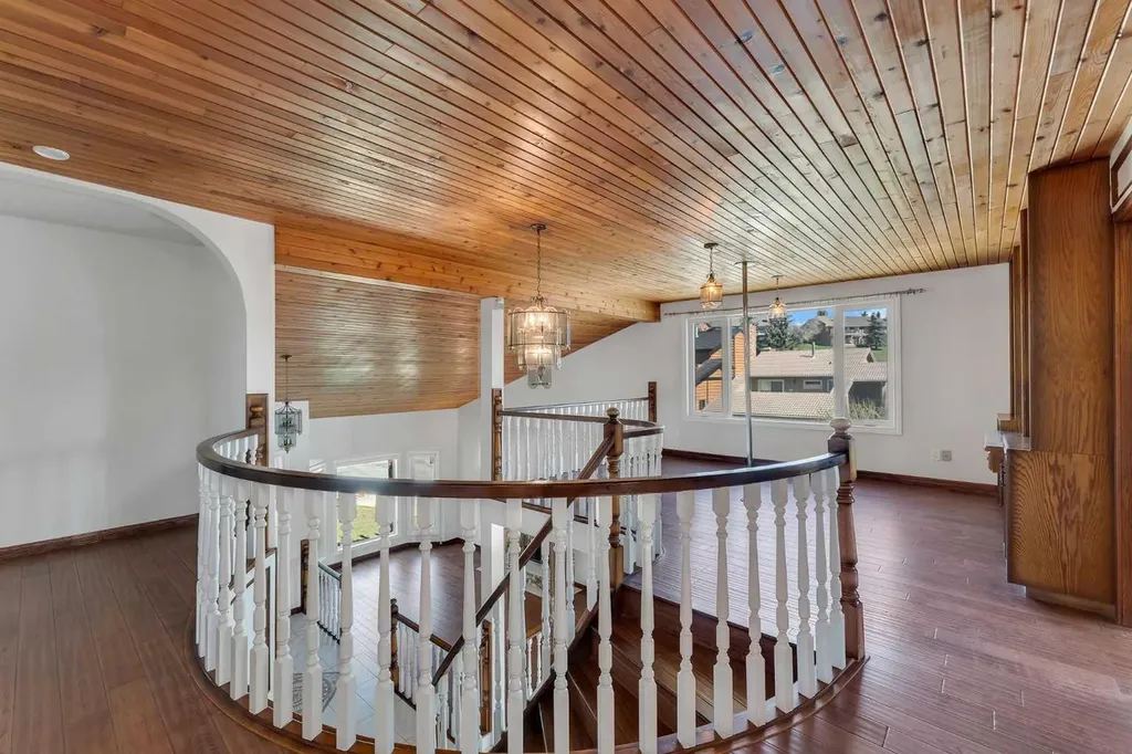4 Edgehill Crescent NW Calgary AB T3A 2X6