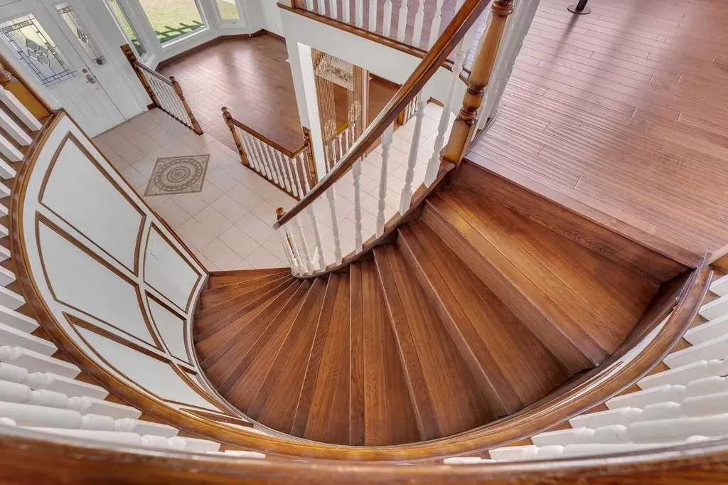 4 Edgehill Crescent NW Calgary AB T3A 2X6
