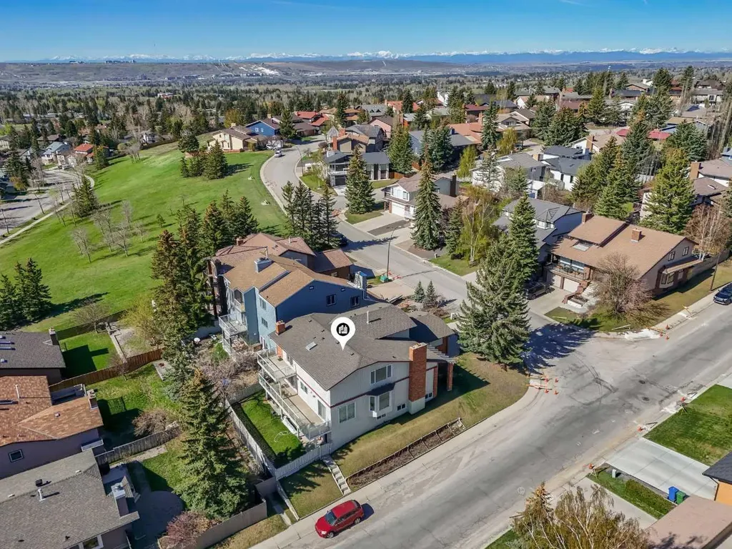 4 Edgehill Crescent NW Calgary AB T3A 2X6