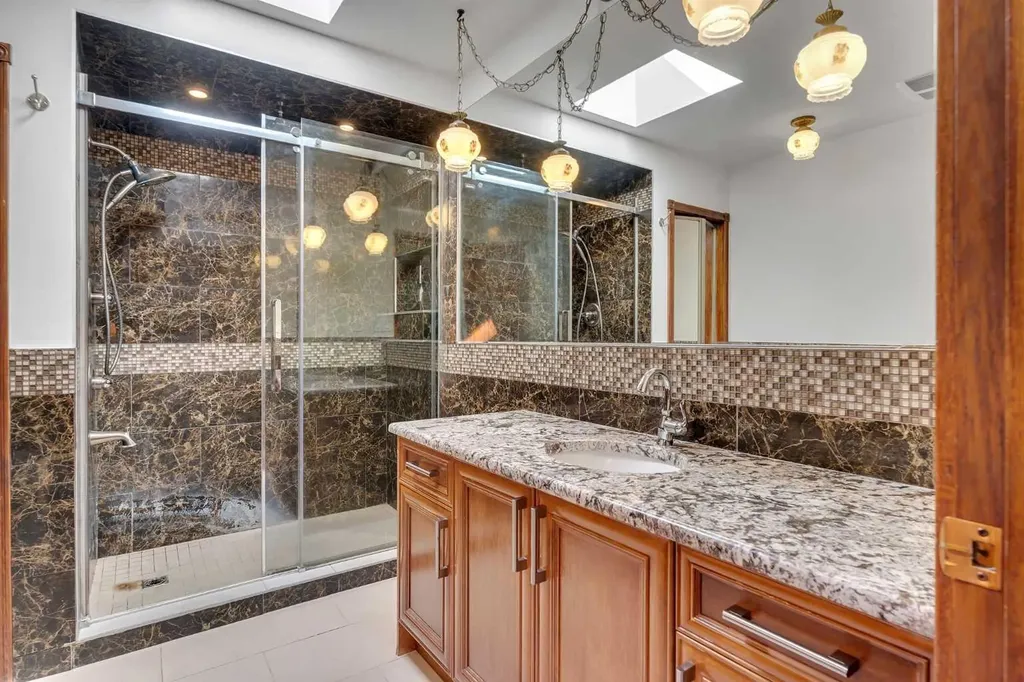 4 Edgehill Crescent NW Calgary AB T3A 2X6