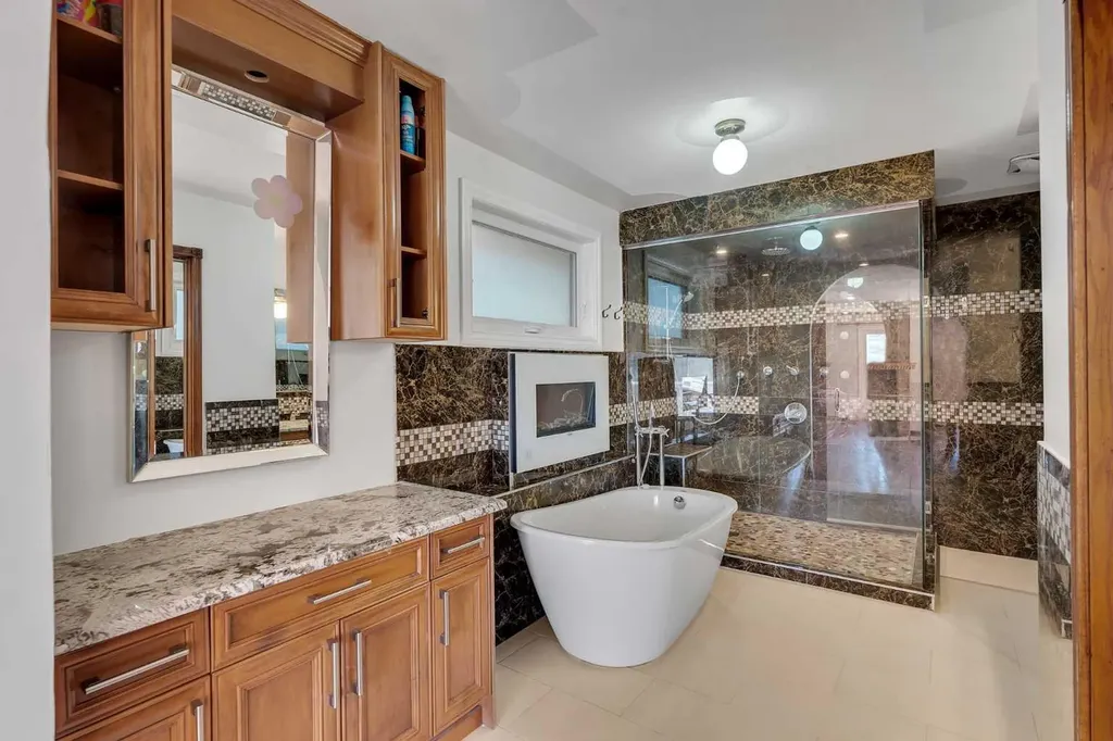 4 Edgehill Crescent NW Calgary AB T3A 2X6