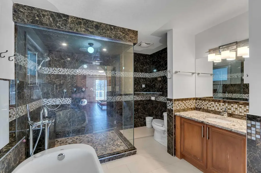 4 Edgehill Crescent NW Calgary AB T3A 2X6