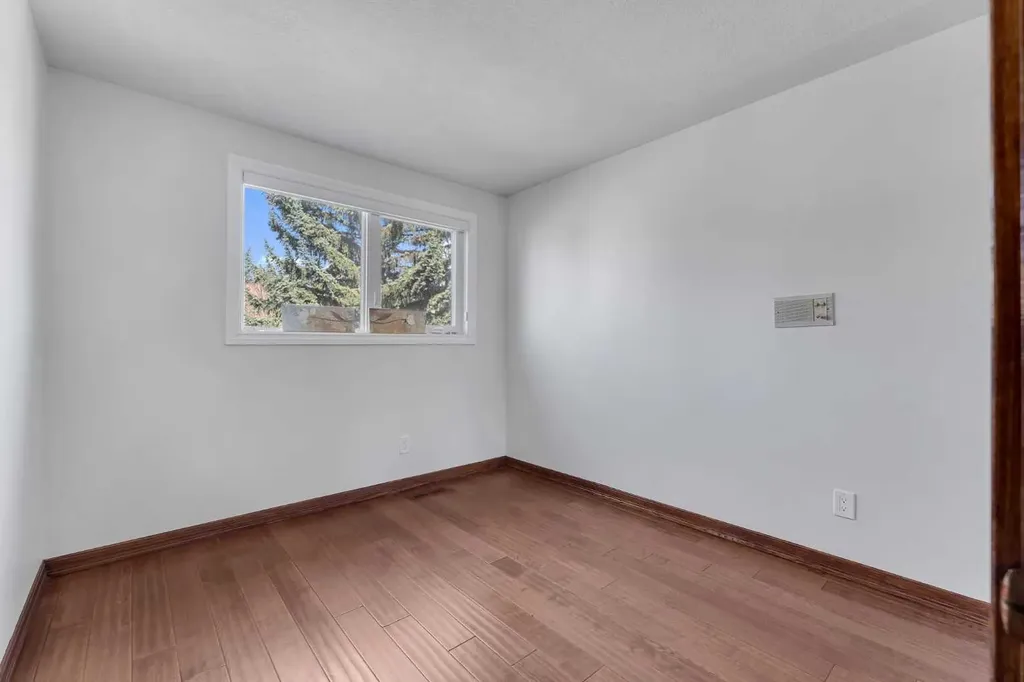 4 Edgehill Crescent NW Calgary AB T3A 2X6