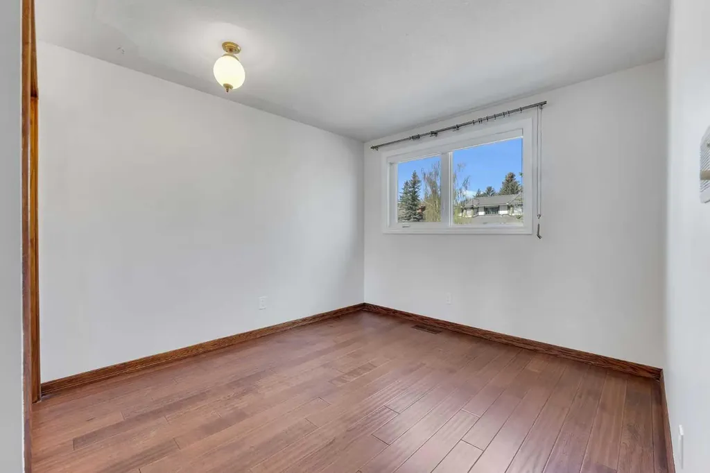 4 Edgehill Crescent NW Calgary AB T3A 2X6