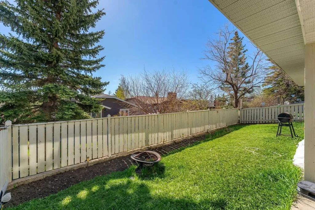 4 Edgehill Crescent NW Calgary AB T3A 2X6